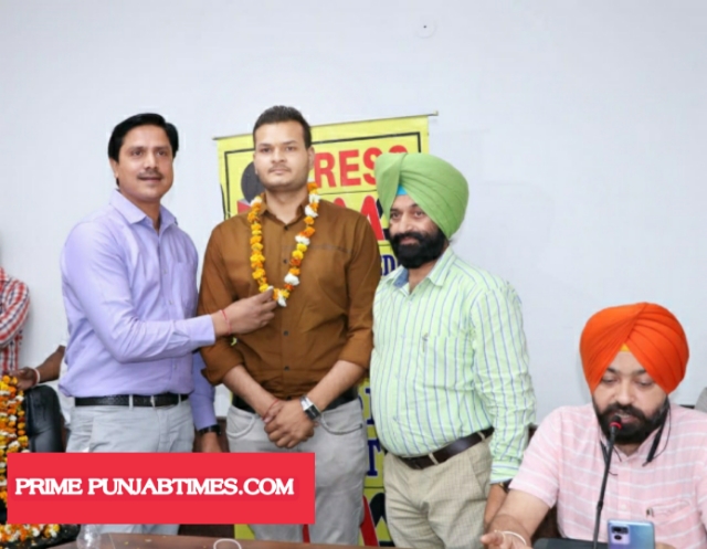 You are currently viewing डिजिटल मीडिया एसोसिएशन (रजि.) (DMA) द्वारा योगेश गुप्ता को गढ़दीवाला से इंचार्ज नियुक्त किया गया