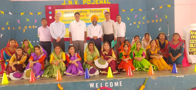 You are currently viewing ਉੱਚੀ ਉਡਾਣ ਲਈ ਉੱਚੇ ਸੁਫ਼ਨੇ ਵੇਖੋ ਅਤੇ ਸਖ਼ਤ ਮਿਹਨਤ ਕਰੋ,ਡੀ ਸੀ ਰੰਧਾਵਾ ਨੇ ਕੀਤਾ ਵਿਦਿਆਰਥੀਆਂ ਨੂੰ ਉਤਸ਼ਾਹਿਤ