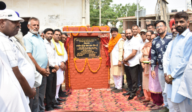 You are currently viewing ਸ਼ਹਿਰਾਂ ਦੇ ਨਾਲ-ਨਾਲ ਪਿੰਡਾਂ ’ਚ ਕਰਵਾਏ ਜਾ ਰਹੇ ਹਨ ਬਿਨ੍ਹਾਂ ਭੇਦ-ਭਾਵ ਵਿਕਾਸ ਕਾਰਜ : ਬ੍ਰਮ ਸ਼ੰਕਰ ਜਿੰਪਾ