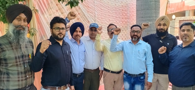 You are currently viewing 22 ਮਈ ਨੂੰ ਦਿੱਲੀ ਜੰਤਰ-ਮੰਤਰ ਤੇ ਪੁਰਾਣੀ ਪੈਨਸ਼ਨ ਦੀ ਬਹਾਲੀ ਲਈ ਮਹਾਂ ਰੈਲੀ ਹੋਵੇਗੀ : ਮਾਨ