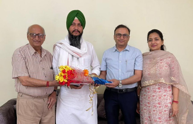 Read more about the article ਵਿਧਾਇਕ ਕਰਮਵੀਰ ਸਿੰਘ ਘੁੰਮਣ  ਨੂੰ ਕੇ.ਐਮ.ਐਸ ਕਾਲਜ ਵਿਖੇ ਸਾਲਾਨਾ ਸਮਾਗਮ ਦਾ ਦਿੱਤਾ ਸੱਦਾ ਪੱਤਰ  : ਪ੍ਰਿੰਸੀਪਲ ਡਾ.ਸ਼ਬਨਮ ਕੌਰ