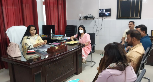 You are currently viewing UPDATED.. सिविल सर्जन डा.रुबिदर कौर ने की रिव्यू मीटिंग