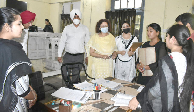 You are currently viewing ਰਾਸ਼ਟਰੀ ਲੋਕ ਅਦਾਲਤ ’ਚ ਹੋਇਆ 1772 ਕੇਸਾਂ ਦਾ ਮੌਕੇ ’ਤੇ ਨਿਪਟਾਰਾ