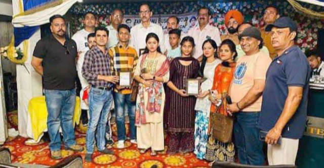 You are currently viewing तरुण तनु म्यूजिकल ग्रुप और सत्यम कला मंच की ओर से तलाश – ए- हुनर कार्यक्रम का आयोजन