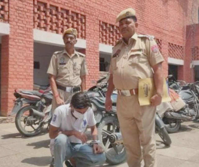 Read more about the article पुलिस ने मोटरसाइकिल चोर को किया काबू गिरफ्तार
