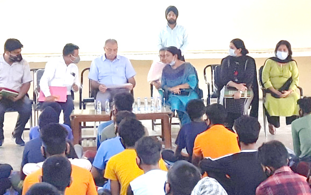 You are currently viewing ਡਿਪਟੀ ਕਮਿਸ਼ਨਰ ਨੇ ਚਿਲਡਰਨ ਹੋਮ, ਸਪੈਸ਼ਲ ਹੋਮ ਤੇ ਅਬਜ਼ਰਵੇਸ਼ਨ ਹੋਮ ਦਾ ਦੌਰਾ ਕਰਕੇ ਲਿਆ ਪ੍ਰਬੰਧਾਂ ਦਾ ਜਾਇਜ਼ਾ