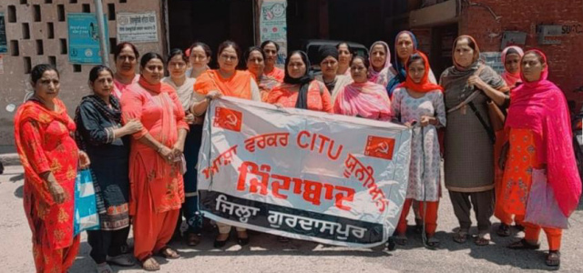 You are currently viewing ਆਸ਼ਾਵਰਕਰ ਤੇ ਫੈਸਲੀਟੇਟਰ ਯੂਨੀਅਨ ਵਲੋ ਸਿਵਲ ਸਰਜਨ  ਨੂੰ ਦਿੱਤਾ ਮੰਗ ਪੱਤਰ