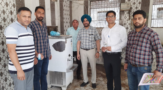 You are currently viewing ਪੀ ਐੱਚ ਸੀ ਸੜੌਆ ਸਕੂਲਾਂ ਵਿੱਚ ਪੀਣ ਵਾਲੇ ਪਾਣੀ ਦੇ ਸੈਂਪਲ ਭਰੇ