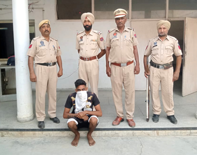 Read more about the article ਕੋਰਟ ਕੰਪਲੈਕਸ ਦੇ ਬਾਹਰੋਂ ਮੋਟਰਸਾਇਕਲ ਚੋਰੀ ਕਰਨ ਵਾਲੇ ਵਿਅਕਤੀ ਨੂੰ ਪੁਲਿਸ ਨੇ ਕੀਤਾ ਕਾਬੂ 