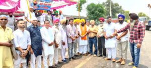 Read more about the article *ਨਵਾਂਸ਼ਹਿਰ ਵਿਖੇ ਹੀਰ ਕਾਰ ਮਾਰਕੀਟ ਦੇ ਦੁਕਾਨਦਾਰਾਂ ਵੱਲੋਂ ਲਗਾਈ ਛਬੀਲ ‘ਚ ਸੂਬਾ ਆਗੂ ਜਲਵਾਹਾ ਨੇ ਭਰੀ ਹਾਜ਼ਰੀ*