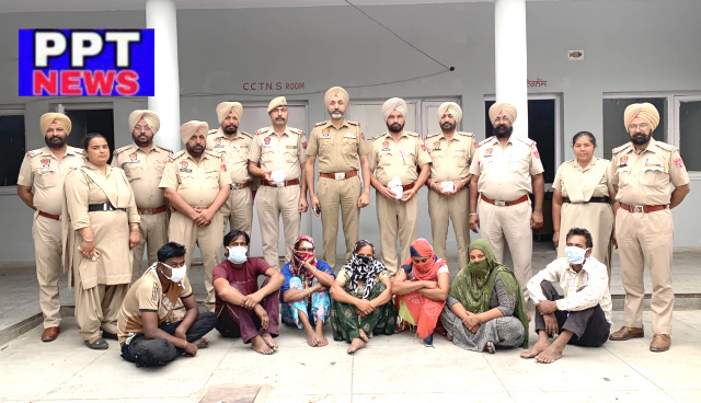 You are currently viewing ਟਾਂਡਾ : ਨਸੀਲੇ ਪਦਾਰਥਾਂ ਦੀ ਸਮੱਗਲਿੰਗ ਕਰਨ ਵਾਲਿਆਂ 4 ਔਰਤਾਂ ਸਮੇਤ 7 ਲੋਕਾਂ ਨੂੰ ਪੁਲਿਸ ਨੇ ਕੀਤਾ ਕਾਬੂ 