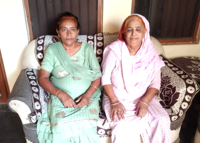 You are currently viewing ਦੌਸੜਕਾ : ਸਾਵਧਾਨ.. ਠੱਗੀ ਮਾਰਨ ਦੀ ਆਈ ਨਵੀਂ ਤਰਕੀਬ.. ! ਅਖੇ ਤੁਹਾਡੀਆਂ ਕੰਨਾਂ ਦੀਆਂ ਵਾਲੀਆਂ ਦੋ ਦੀਆਂ ਚਾਰ ਹੋ ਜਾਣਗੀਆਂ