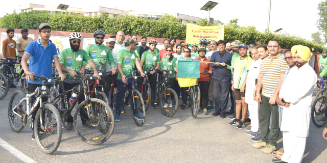 You are currently viewing ਵਿਸ਼ਵ ਵਾਤਾਵਰਨ ਦਿਵਸ ਮੌਕੇ ਕੈਬਨਿਟ ਮੰਤਰੀ ਜ਼ਿੰਪਾ ਨੇ ਸਾਈਕਲ ਮੈਰਾਥਨ ਨੂੰ ਹਰੀ ਝੰਡੀ ਦਿਖਾ ਕੇ ਕੀਤਾ ਰਵਾਨਾ 