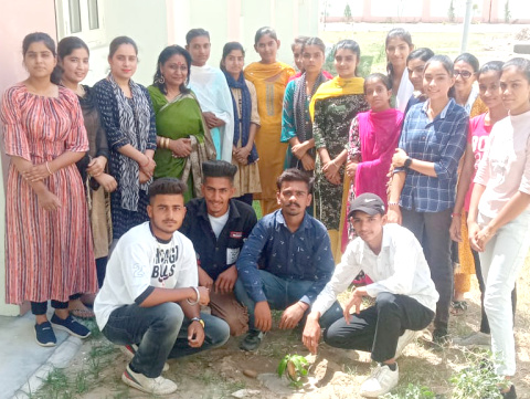 You are currently viewing ਯੁਵਕ ਸੇਵਾਵਾਂ ਵਿਭਾਗ ਵਲੋਂ ਵਾਤਾਵਰਣ ਦਿਵਸ ’ਤੇ ਚਲਾਈ ਗਈ ਪੌਦਾ ਲਗਾਉਣ ਦੀ ਮੁਹਿੰਮ