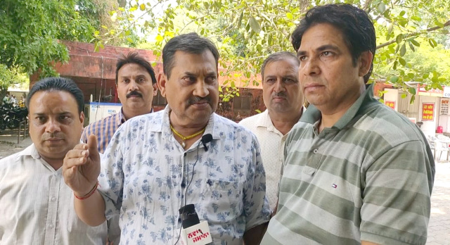 You are currently viewing ਈ-ਸਟੈਪਿੰਗ ਵਿਧੀ ਰਾਹੀ ਅਸਟਾਮ ਦੇਣ ਦਾ ਫੁਰਮਾਨ ਵਾਪਿਸ ਲਿਆ ਜਾਵੇ : ਪੰਕਜ