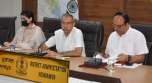 Read more about the article ਸਰਕਾਰੀ ਦਫ਼ਤਰਾਂ ’ਚ ਸੀਨੀਅਰ ਸਿਟੀਜਨਜ਼ ਦਾ ਸਤਿਕਾਰ ਬਹਾਲ ਰੱਖਿਆ ਜਾਵੇ : ਡਿਪਟੀ ਕਮਿਸ਼ਨਰ