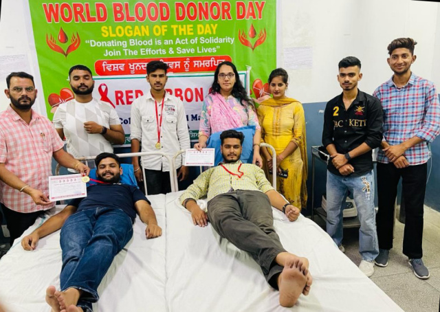 You are currently viewing ਕੇ.ਐਮ.ਐਸ ਕਾਲਜ ਦੇ ਰੈਡ ਰਿਬਨ ਕਲੱਬ ਦਸੂਹਾ ਅਤੇ ਸਿਵਲ ਹਸਪਤਾਲ ਦੇ ਸਹਿਯੋਗ ਲਗਾਇਆ ਨਾਲ ਖੂਨਦਾਨ ਕੈਂਪ : ਪ੍ਰਿੰਸੀਪਲ.ਡਾ.ਸ਼ਬਨਮ ਕੌਰ