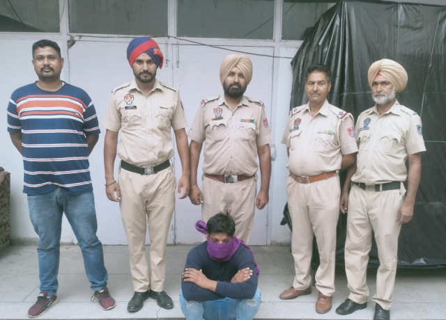 Read more about the article ਗੜ੍ਹਦੀਵਾਲਾ : 34 ਗ੍ਰਾਮ ਨਸ਼ੀਲੇ ਪਦਾਰਥ ਸਮੇਤ ਇੱਕ ਨੌਜਵਾਨ ਪੁਲਸ ਅੜਿੱਕੇ