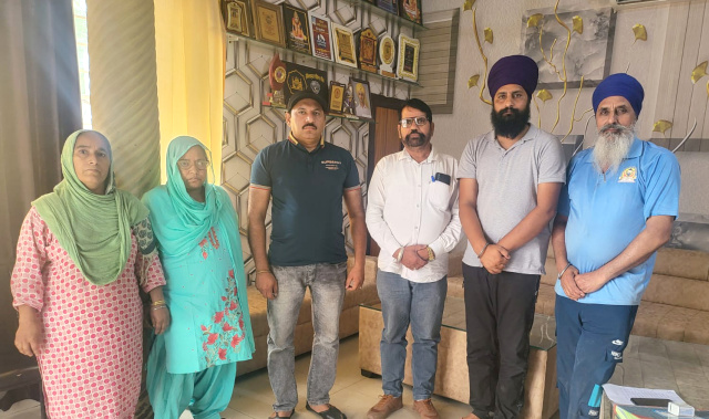 You are currently viewing ਬਾਬਾ ਦੀਪ ਸਿੰਘ ਸੇਵਾ ਦਲ ਅਤੇ ਵੈਲਫੇਅਰ ਸੁਸਾਇਟੀ ਗੜ੍ਹਦੀਵਾਲਾ ਨੇ ਇੱਕ ਹੋਰ ਲਾਪਤਾ ਭੈਣ ਨੂੰ ਉਸਦੇ ਪਰਿਵਾਰ ਨਾਲ ਮਿਲਾਇਆ 