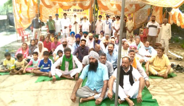 You are currently viewing ਕੰਢੀ ਕਨਾਲ ਨਹਿਰ ਨੂੰ ਹੇਠੋਂ ਪੱਕਾ ਕਰਨ ਦੇ ਵਿਰੋਧ ਵਿਚ ਪਿੰਡ ਮਸਤੀਵਾਲ ਵਿਖੇ ਲਾਇਆ ਧਰਨਾ 31 ਵੇਂ ਦਿਨ ਵੀ ਜਾਰੀ 