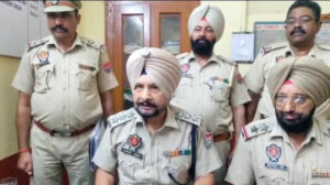 Read more about the article रेलवे पुलिस ने रेलों में चढ़ते और उतरते समय लोगों से मोबाइल छीनकर भागने वाले एक गिरोह का किया पर्दाफाश