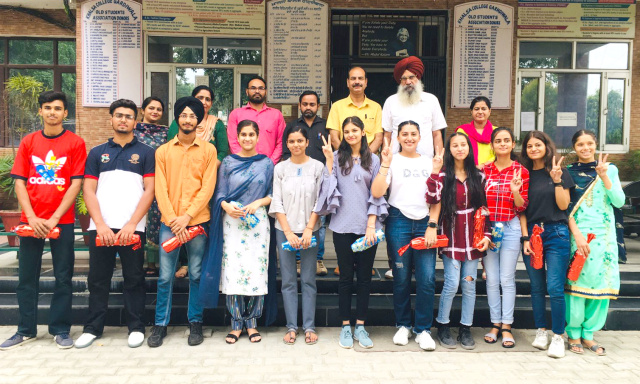 You are currently viewing ਖ਼ਾਲਸਾ ਕਾਲਜੀਏਟ ਸੀਨੀਅਰ ਸੈਕੰਡਰੀ ਸਕੂਲ, ਗੜ੍ਹਦੀਵਾਲਾ ਦਾ 10+2 ਦਾ ਨਤੀਜਾ ਸ਼ਾਨਦਾਰ ਰਿਹਾ 