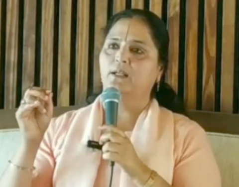 You are currently viewing ईश्वर कृपा से मानव जीवन मिला है,जिस प्रभु ने इतनी सुंदर सृष्टि रची है,उस प्रभु को कभी नहीं भूले : आनंदमूर्ति गुरु मां