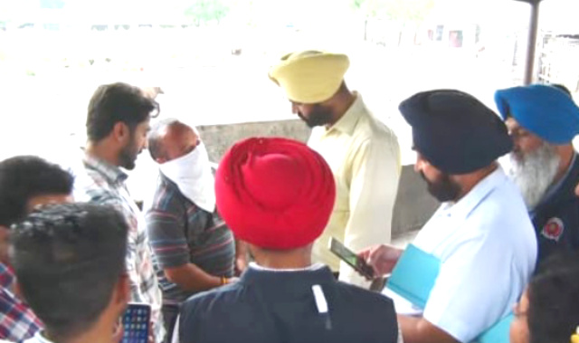 You are currently viewing BREAKING NEWS.. ਪੰਚਾਇਤ ਸੈਕਟਰੀ ਨੂੰ 10 ਹਜਾਰ ਰੁਪਏ ਰਿਸ਼ਵਤ ਲੈਂਦਿਆਂ ਵਿਜੀਲੈਂਸ ਵਿਭਾਗ ਹੁਸ਼ਿਆਰਪੁਰ ਦੀ ਟੀਮ ਨੇ ਕੀਤਾ ਕਾਬੂ 