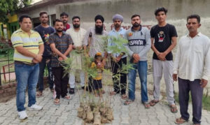 Read more about the article ਬੀੜ ਸੁਸਾਇਟੀ ਤੇ ਸੁਨੀਤਾ ਚੈਰੀਟੇਬਲ ਹਸਪਤਾਲ ਵਲੋਂ ਕੰਗਣਾ ਬੇਟ ਦੇ ਸਰਕਾਰੀ ਸਕੂਲ ਵਿੱਚ ਪੌਦੇ ਲਗਾਏ