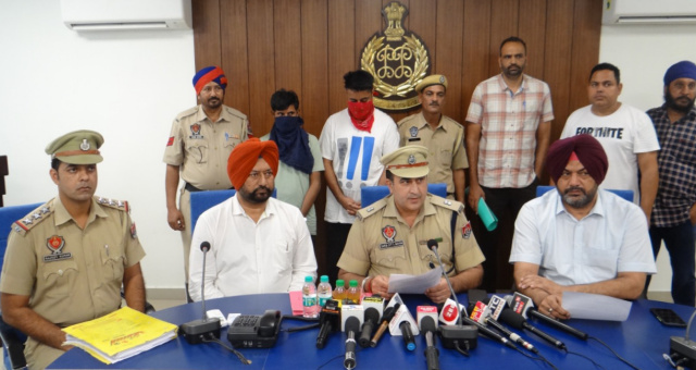 You are currently viewing ਪੁਲਿਸ ਨੇ ਪਿੰਡ ਨੌਰਾ ‘ਚ ਡੀਜੇ ਵਾਲੇ ਦੇ ਹੋਏ ਕਤਲ ਦੀ ਗੁੱਥੀ ਸੁਲਝਾਈ 