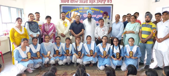 You are currently viewing ਆਰਥਿਕ ਪੱਖੋਂ ਕਮਜ਼ੋਰ ਵਿਦਿਆਰਥਣਾਂ ਦੀ ਸਿੱਖਿਆ ਲਈ ਯੋਗ ਉਪਰਾਲੇ ਕਰਾਂਗਾ : ਵਿਧਾਇਕ ਘੁੰਮਣ