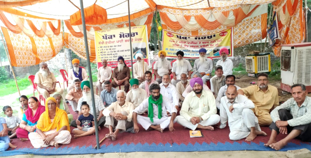 Read more about the article ਕੰਢੀ ਕਨਾਲ ਨਹਿਰ ਨੂੰ ਹੇਠੋਂ ਪੱਕਾ ਕਰਨ ਦੇ ਵਿਰੋਧ ਵਿਚ ਪਿੰਡ ਮਸਤੀਵਾਲ ਵਿਖੇ ਲਾਇਆ ਧਰਨਾ 46 ਵੇਂ ਦਿਨ ਵੀ ਜਾਰੀ 