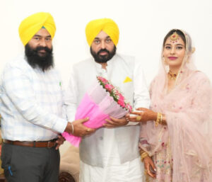 Read more about the article CM ਸ.ਭਗਵੰਤ ਮਾਨ ਤੇ ਡਾ. ਗੁਰਪ੍ਰੀਤ ਕੌਰ ਨੂੰ ਜ਼ਿੰਦਗੀ ਦੀ ਨਵੀਂ ਸ਼ੁਰੂਆਤ ਕਰਨ ਤੇ ਵਿਧਾਇਕ ਰਾਜਾ ਨੇ ਦਿੱਤੀਆਂ ਵਧਾਈਆਂ 