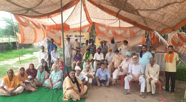 You are currently viewing ਕੰਢੀ ਕਨਾਲ ਨਹਿਰ ਨੂੰ ਹੇਠੋਂ ਪੱਕਾ ਕਰਨ ਦੇ ਵਿਰੋਧ ਵਿਚ ਪਿੰਡ ਮਸਤੀਵਾਲ ਵਿਖੇ ਲਾਇਆ ਧਰਨਾ 49 ਵੇਂ ਦਿਨ ਵੀ ਜਾਰੀ 