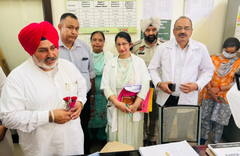 You are currently viewing ਸਿਹਤ ਢਾਂਚੇ ’ਚ ਵੱਡੇ ਸੁਧਾਰ ਲਿਆ ਕੇ ਲੋਕਾਂ ਨੂੰ ਉਨ੍ਹਾਂ ਦੇ ਘਰਾਂ ਨੇੜੇ ਬਿਹਤਰੀਨ ਸਿਹਤ ਸੇਵਾਵਾਂ ਮੁਹੱਈਆ ਕਰਵਾਈਆਂ ਜਾਣਗੀਆਂ : ਸਿਹਤ ਮੰਤਰੀ ਚੇਤਨ ਸਿੰਘ ਜੌੜਾਮਾਜਰਾ