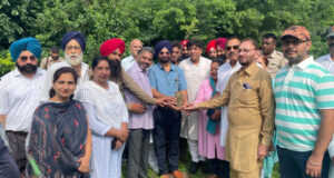 Read more about the article ਸੂਬੇ ਨੂੰ ਹਰਿਆ-ਭਰਿਆ ਬਣਾਉਣ ਲਈ ਸੂਬਾ ਸਰਕਾਰ ਤੇ ਸਮਾਜ ਸੇਵੀ ਸੰਸਥਾਵਾਂ ਮਿਲਕੇ ਕਰਨਗੀਆਂ ਉਪਰਾਲੇ : ਬ੍ਰਮ ਸ਼ੰਕਰ ਜਿੰਪਾ