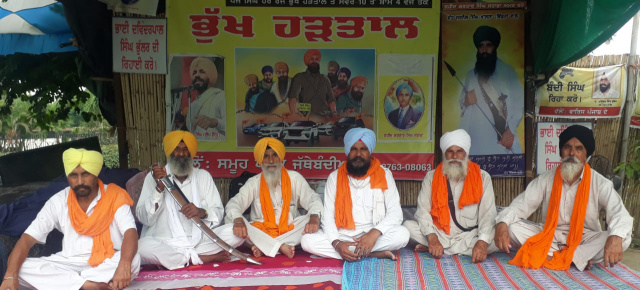 Read more about the article ਸਰਾਭਾ ਵਿਖੇ ਬੰਦੀ ਸਿੰਘਾਂ ਦੀ ਰਿਹਾਈ ਲਈ ਭੁੱਖ ਹੜਤਾਲ ਦਾ 143 ਵਾਂ ਦਿਨ
