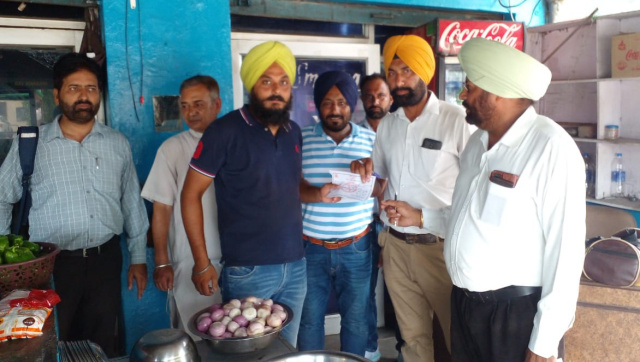 You are currently viewing स्वास्थ्य विभाग घरोटा की टीम ने सार्वजनिक स्थलों पर तंबाकू बिक्री करने पर 5 लोगों के काटे चालान