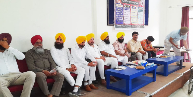 Read more about the article ਚਿੱਟੇ ਦਾ ਨਸ਼ਾ ਵੇਚਣ ਵਾਲੇ ਵੱਡੇ ਮਗਰਮੱਛਾਂ ਨੂੰ ਖਤਮ ਕਰਕੇ ਪੰਜਾਬ ਨੂੰ ਜ਼ਰੂਰ ਕਰਾਂਗੇ ਚਿੱਟਾ ਮੁਕਤ:- ਸਤਨਾਮ ਸਿੰਘ ਜਲਵਾਹਾ*