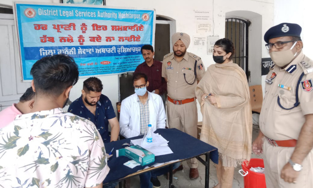 You are currently viewing सचिव जिला कानूनी सेवाएं अथारिटी ने केंद्रीय जेल का किया दौरा