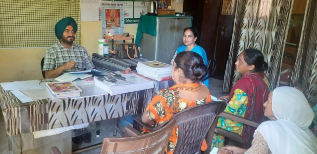 You are currently viewing ਪਿੰਡ ਵਿਛੌੜੀ ਡੇਂਗੂ ਦੇ ਬਚਾਅ ਸਬੰਧੀ ਕੀਤਾ ਜਾਗਰੂਕ 