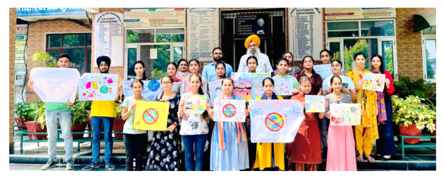 You are currently viewing ਖ਼ਾਲਸਾ ਕਾਲਜੀਏਟ ਸੀਨੀਅਰ ਸੈਕੰਡਰੀ ਸਕੁਲ,ਗੜ੍ਹਦਲਵਾਲਾ ‘ਚ ਪੇਟਿੰਗ ਮੁਕਾਬਲੇ ਕਰਵਾਏ