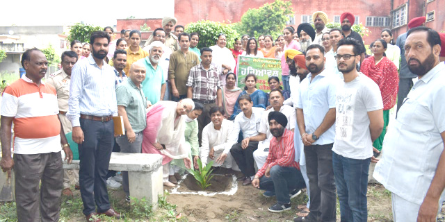 You are currently viewing ਪੰਜਾਬ ਸਰਕਾਰ ਵਲੋਂ ਸ਼ਹੀਦ-ਏ-ਆਜ਼ਮ ਸਰਦਾਰ ਭਗਤ ਸਿੰਘ ਹਰਿਆਵਲ ਲਹਿਰ ਤਹਿਤ ਸੂਬੇ ਨੂੰ ਬਣਾਇਆ ਜਾਵੇਗਾ ਹਰਿਆ-ਭਰਿਆ : ਬ੍ਰਮ ਸ਼ੰਕਰ ਜਿੰਪਾ