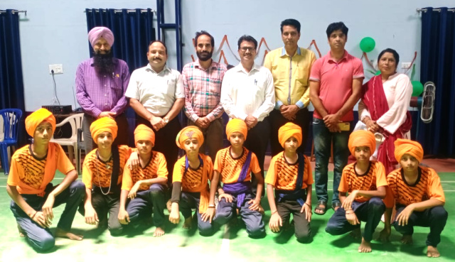You are currently viewing ਕੋਰਿਓਗਰਫੀ ਤਹਿਸੀਲ ਪੱਧਰ ਮੁਕਾਬਲਿਆਂ ‘ਚ ਤੇਲੀ ਚੱਕ ਸਕੂਲ ਦੇ ਬੱਚਿਆਂ ਨੇ ਪਹਿਲਾ ਸਥਾਨ ਪ੍ਰਾਪਤ ਕੀਤਾ