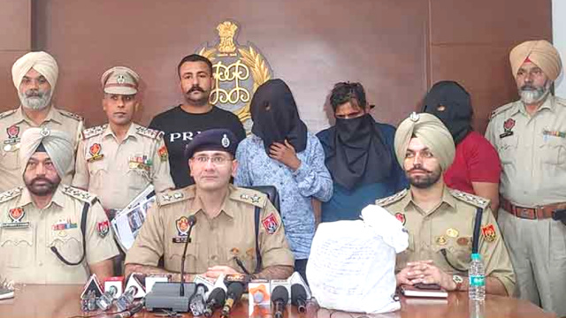 You are currently viewing ਐਂਬੂਲੈਸ ਦੀ ਆੜ ਵਿੱਚ ਅੰਤਰ ਰਾਜੀ ਨਾਰਕੋਟਿਕਸ ਸਮਗਲਿੰਗ ਗਿਰੋਹ ਦਾ ਪਰਦਾਫਾਸ਼,ਪੁਲਿਸ ਨੇ 8 ਕਿਲੋਗ੍ਰਾਮ ਅਫੀਮ ਤਿੰਨ ਵਿਅਕਤੀਆਂ ਨੂੰ ਦਬੋਚਿਆ