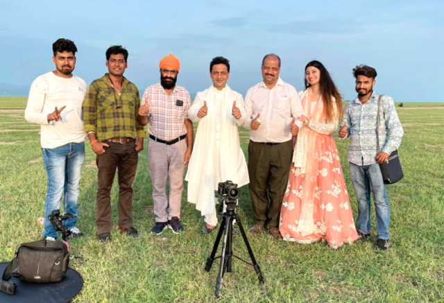 You are currently viewing दविंदर पंडित द्वारा गाए गए नए गीत शिकरा यार का हुआ फिल्मांकन