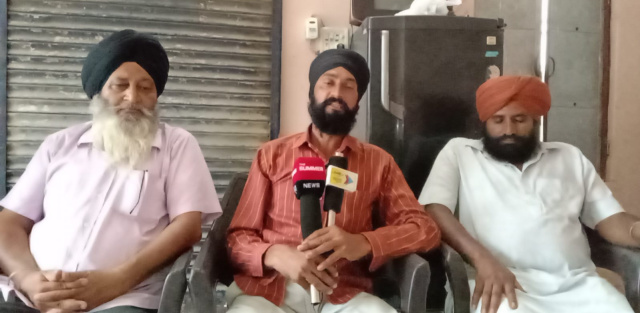 Read more about the article ਆਪਣੀਆਂ ਜ਼ਿਮੇਵਾਰੀਆ ਤੋਂ ਮੂੰਹ ਮੋੜ ਰਹੀ ਹੈ ਸਰਕਾਰ – ਕਿਸਾਨ ਆਗੂ ਹਰਵਿੰਦਰ ਸਿੰਘ ਚਾਹਲ