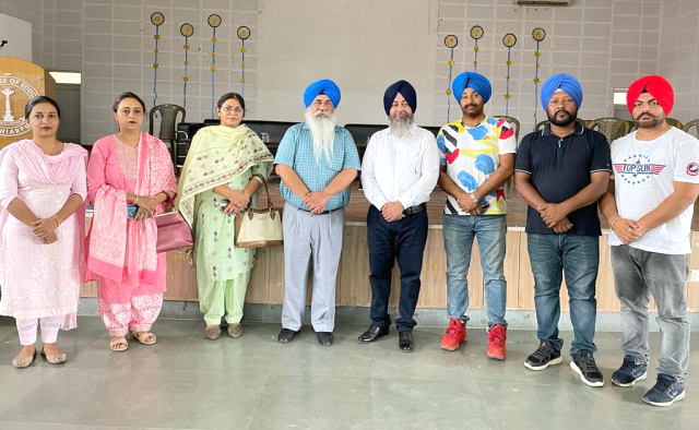 You are currently viewing ਜ਼ਿਲ੍ਹਾ ਸਿੱਖਿਆ ਅਫ਼ਸਰ (ਸੈ.ਸਿੱ) ਸ.ਗੁਰਸ਼ਰਨ ਸਿੰਘ ਜ਼ਿਲ੍ਹਾ ਟੂਰਨਾਮੈਂਟ ਕਮੇਟੀ ਦਾ ਪ੍ਰਧਾਨ ਨਿਯੁਕਤ