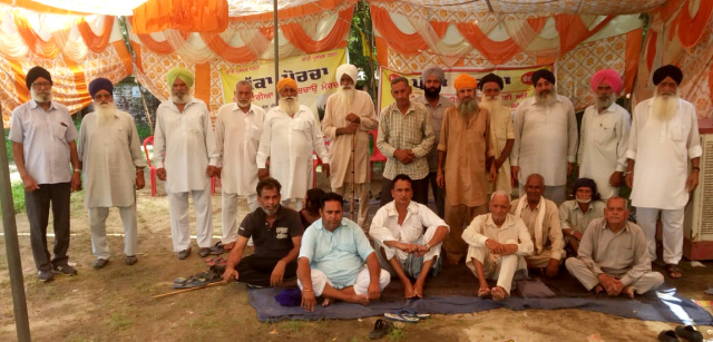 You are currently viewing ਕੰਢੀ ਕਨਾਲ ਨਹਿਰ ਨੂੰ ਹੇਠੋਂ ਪੱਕਾ ਕਰਨ ਦੇ ਵਿਰੋਧ ਵਿਚ ਪਿੰਡ ਮਸਤੀਵਾਲ ਵਿਖੇ ਲਾਇਆ ਧਰਨਾ 70 ਵੇਂ ਦਿਨ ਵੀ ਜਾਰੀ 