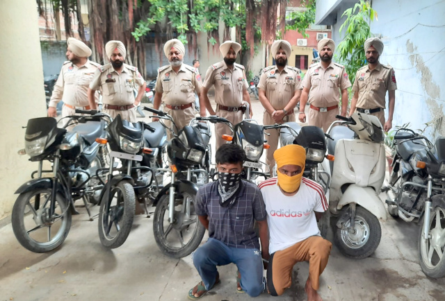 You are currently viewing चोरी के मोटरसाइकिल सहित गिरफ्तार किए व्यक्तियों की निशानदेही से 7……